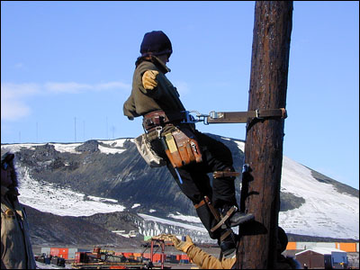 Irma pole-climbing with climbing belt