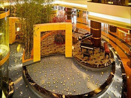 Howard Johnson's Pearl Plaza Hotel lobby