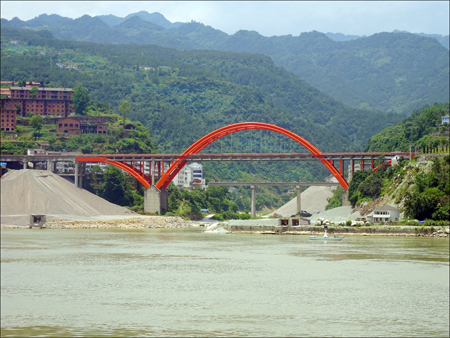Liantuo Highway Bridge between the Villages of Shaijingping and Liantuocun