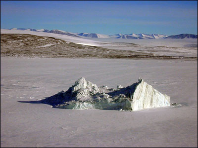 Icebergs in the Bay of Sails